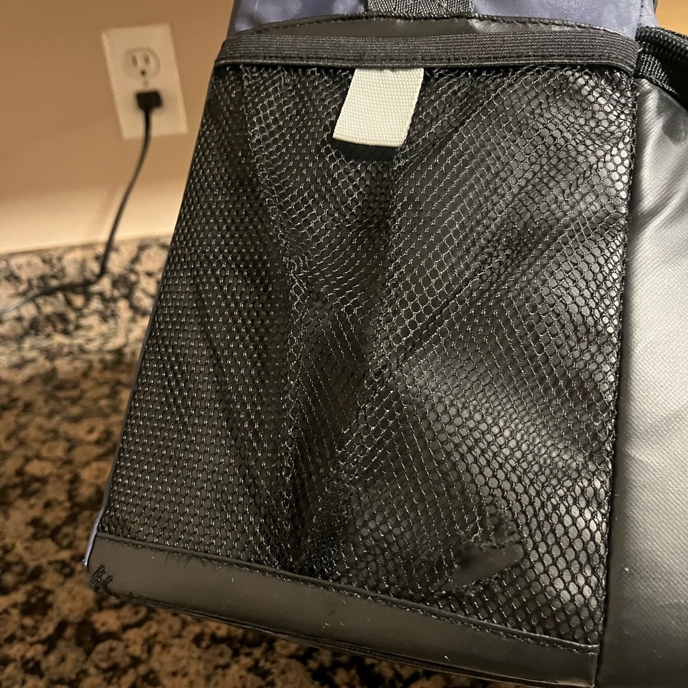 Columbia PFG Navy and Black Cooler Bag - Picture 4 of 16